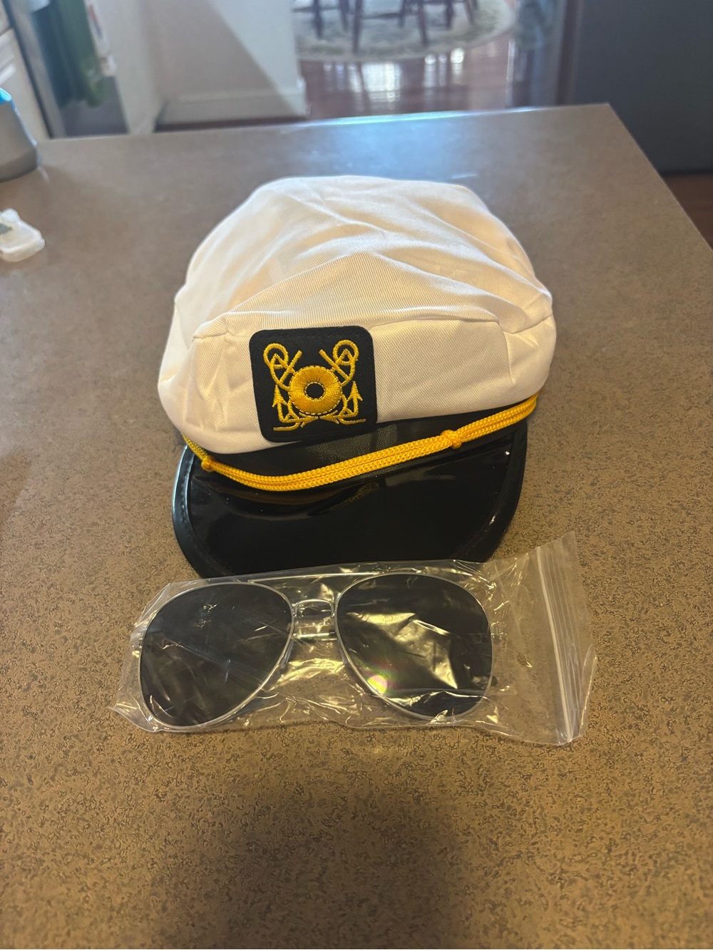 White Captain-Style Men's Hat with Gold Trim
